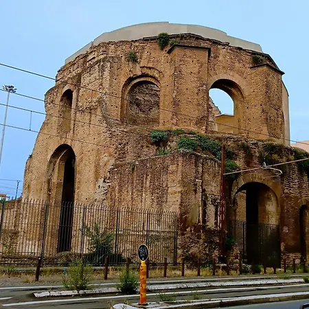 Porta Maggiore 9 Locazione Turistica בית אירוח *